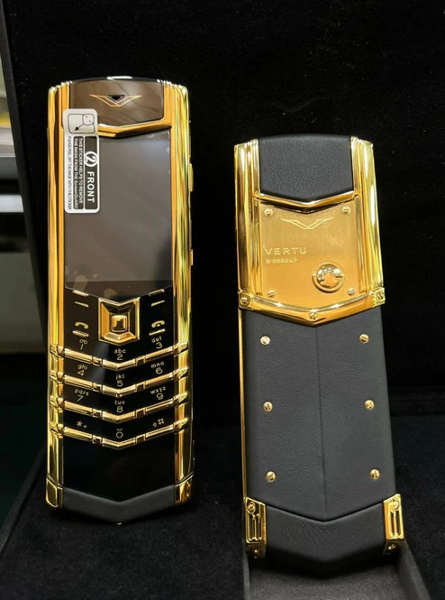 Vertu Signature