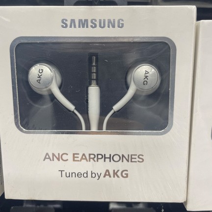 Samsung ANC earphones tuned by AKG - white