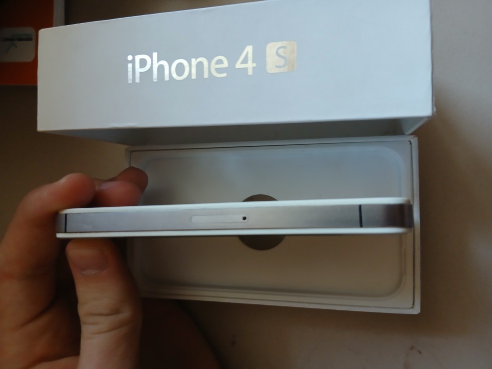 Apple iPhone 4s