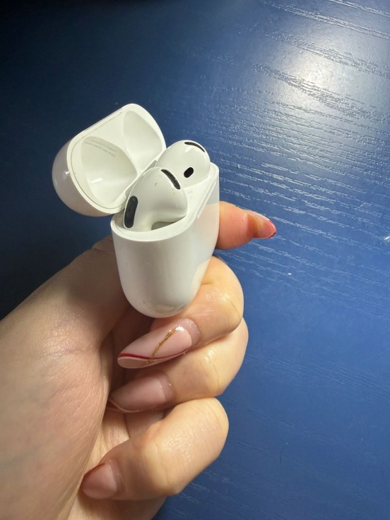 Apple Airpods 4